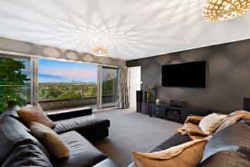 13 Sadgrove Terrace, Mount Albert