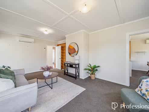 2 Churton Crescent, Taita