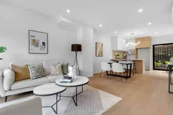 101B&D Gossamer Drive, Pakuranga Heights