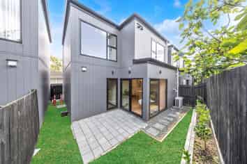 101B&D Gossamer Drive, Pakuranga Heights