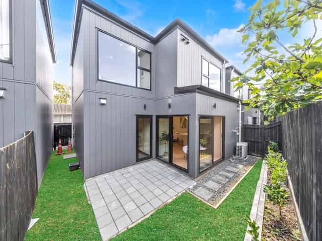 101B&D Gossamer Drive, Pakuranga Heights