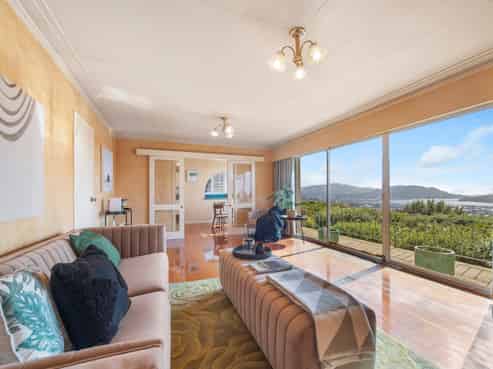 50 Earls Road, Saint Clair