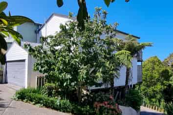 6/61A Birkdale Road, Birkdale