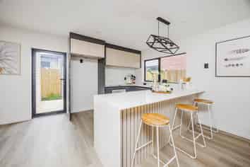 2/30 Sharland Avenue, Manurewa