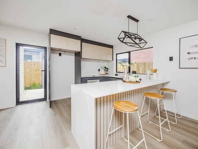 2/30 Sharland Avenue, Manurewa