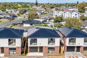 2/30 Sharland Avenue, Manurewa