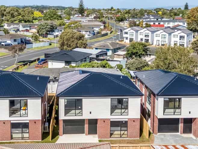 2/30 Sharland Avenue, Manurewa