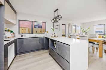 2/30 Sharland Avenue, Manurewa