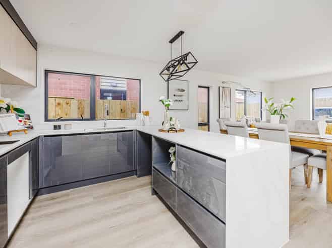 2/30 Sharland Avenue, Manurewa