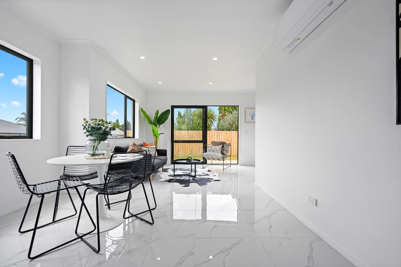 Modern, Road-Front & Seriously Good Buying - Vista 6