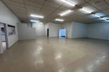 Versatile Unit - Showroom, Office or Warehouse