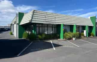 Versatile Unit - Showroom, Office or Warehouse