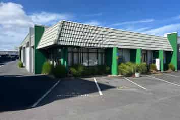 Versatile Unit - Showroom, Office or Warehouse