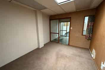 Versatile Unit - Showroom, Office or Warehouse