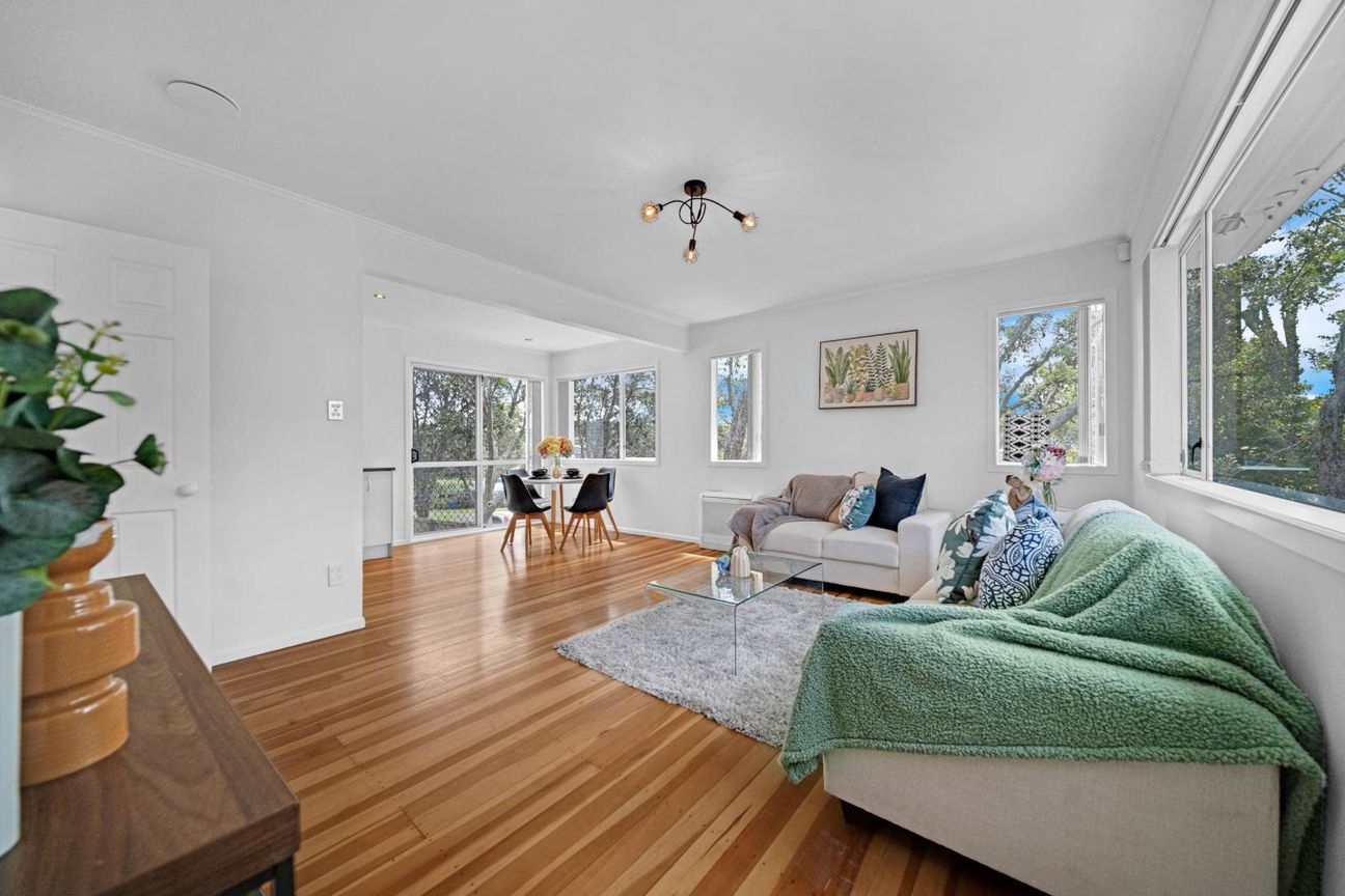 Freehold -Renovated -Near Westgate Shopping Center – pohled 2