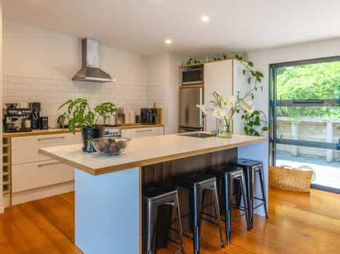 2/166 Ostend Road, Ostend