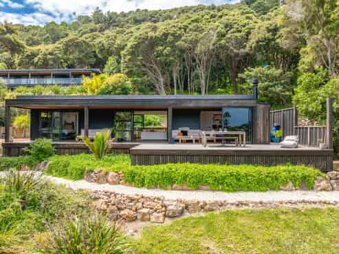 2/166 Ostend Road, Ostend