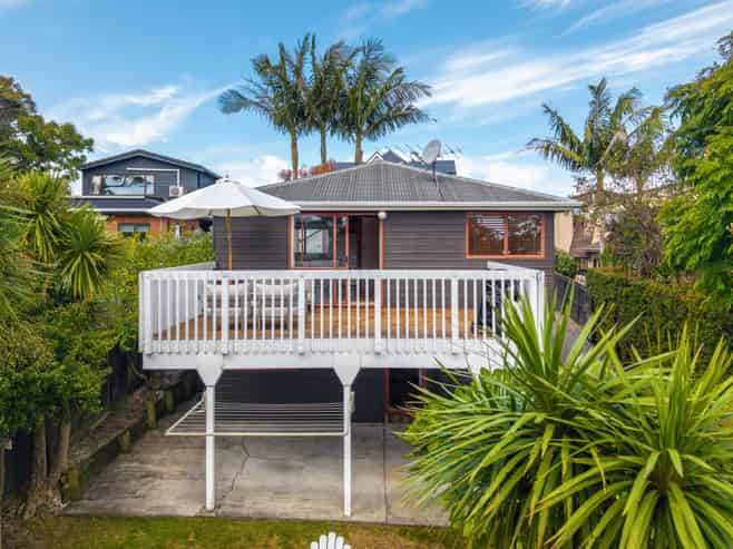 2/43 Rawene Road, Birkenhead