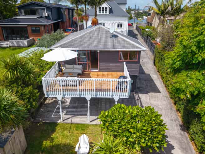 2/43 Rawene Road, Birkenhead