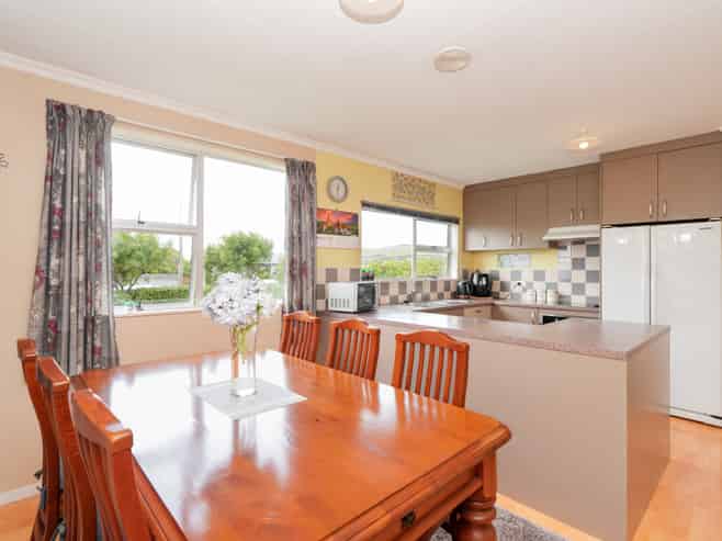 32 James Street, Riverton