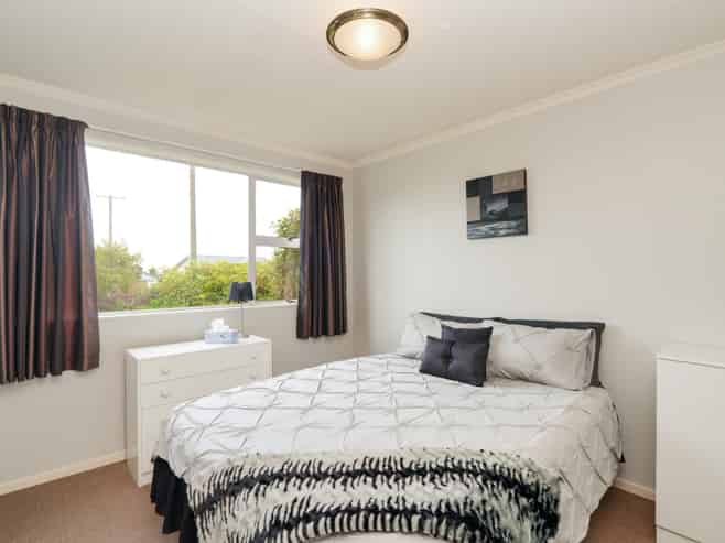 32 James Street, Riverton