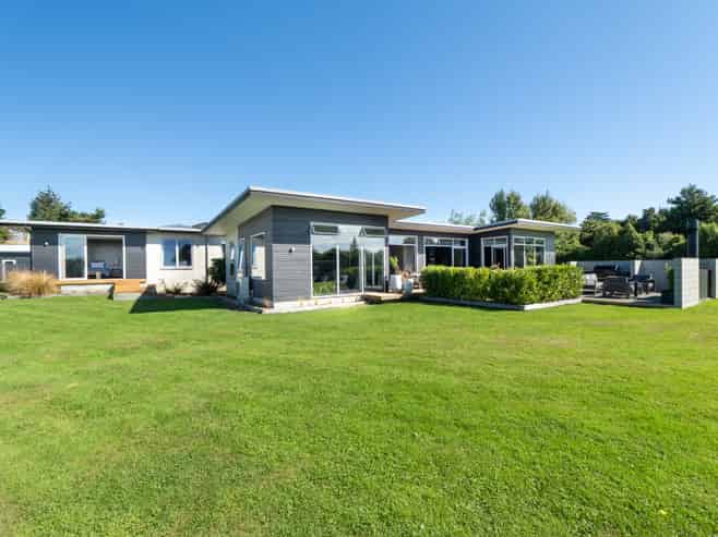 23-25 Black Road, Otatara