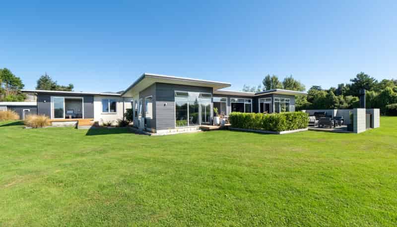 23-25 Black Road, Otatara