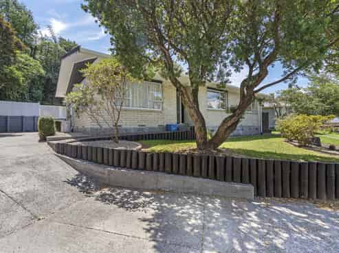 10 Waterloo Place, Westown