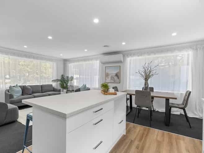 10 Waterloo Place, Westown