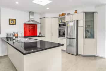 29 Edward Payton Grove, Pukehangi