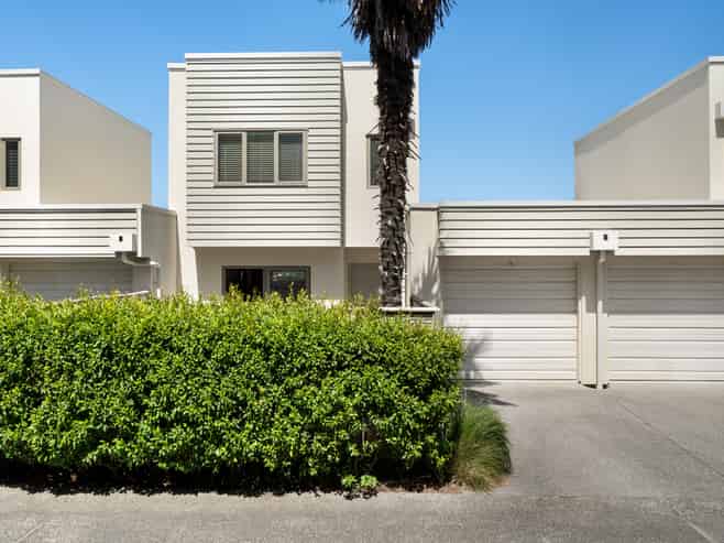 58/21 Hunters Park Drive, Three Kings