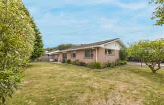 2/4A Arapiki Road, Stoke