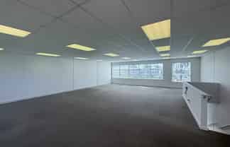 East Tamaki - Showroom with Balcony