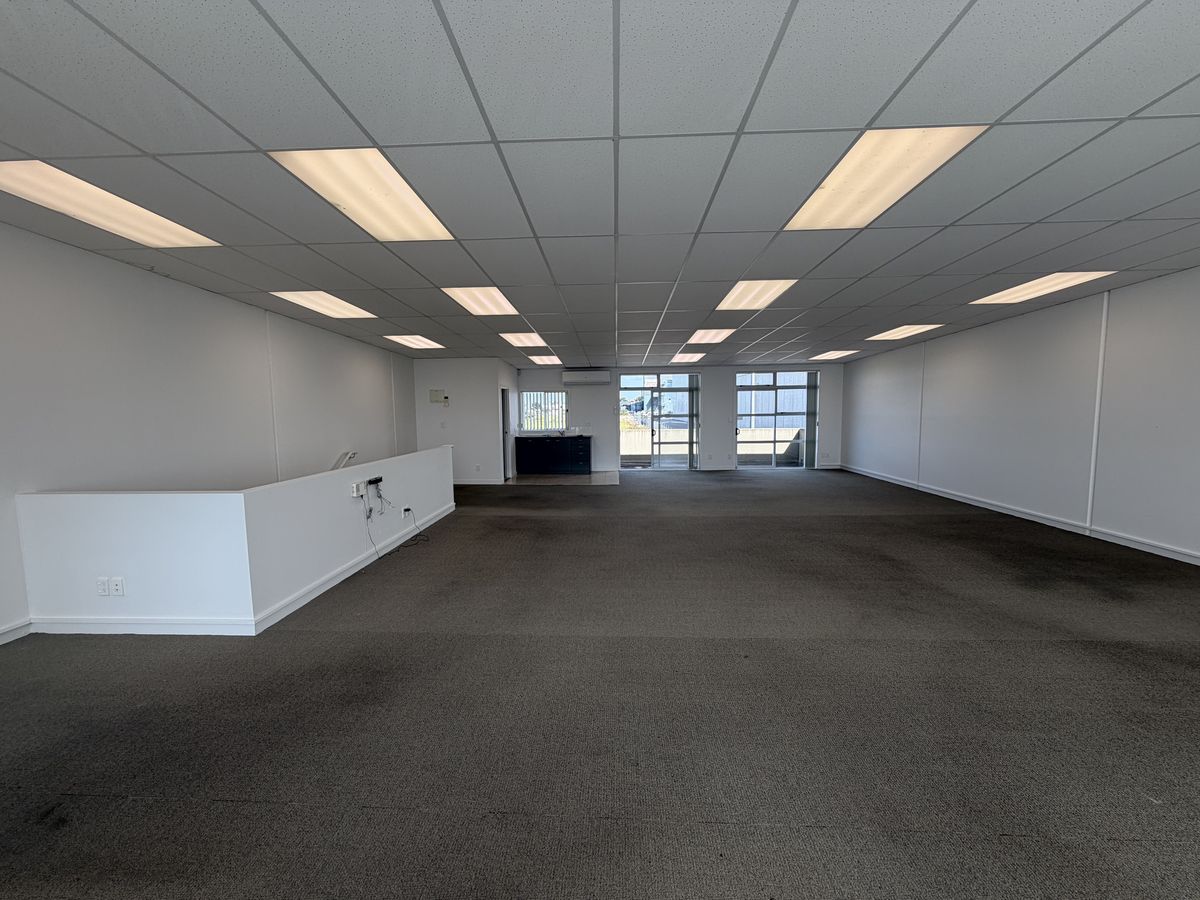 East Tamaki - Showroom with Balcony - Ansicht 2