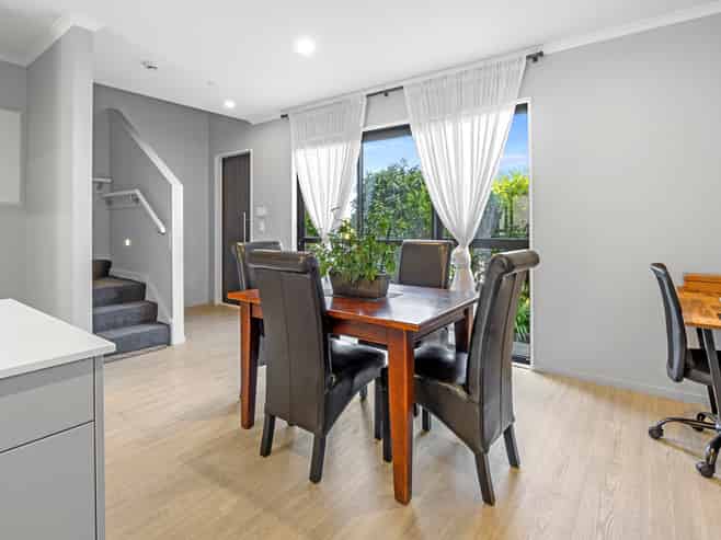 42 Tippet Crescent, Wigram