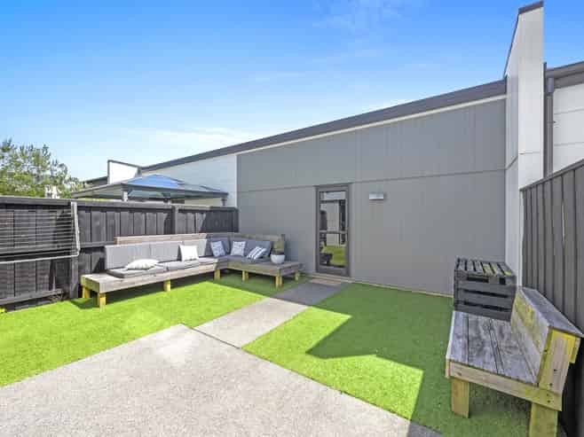 42 Tippet Crescent, Wigram