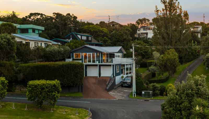 32 Swann Beach Road, Stanmore Bay