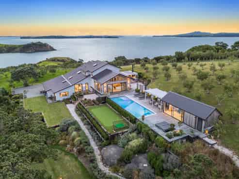 10 Alan Murray Lane, Oneroa