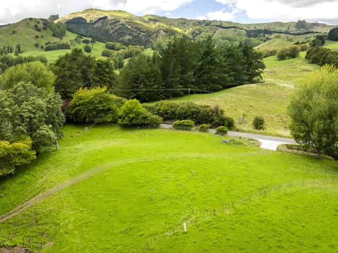 2420, 2430 and 2438 Kahuranaki Road, Elsthorpe