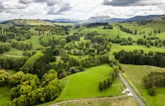 2420, 2430 and 2438 Kahuranaki Road, Elsthorpe