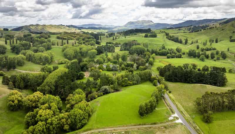 2420, 2430 and 2438 Kahuranaki Road, Elsthorpe