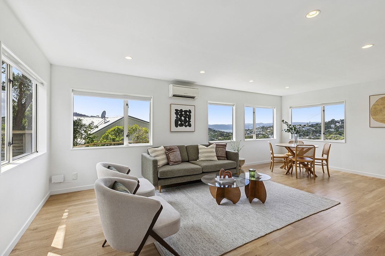 AFFORDABLE LIVING WITH BIG VIEWS! - Aanzicht 2