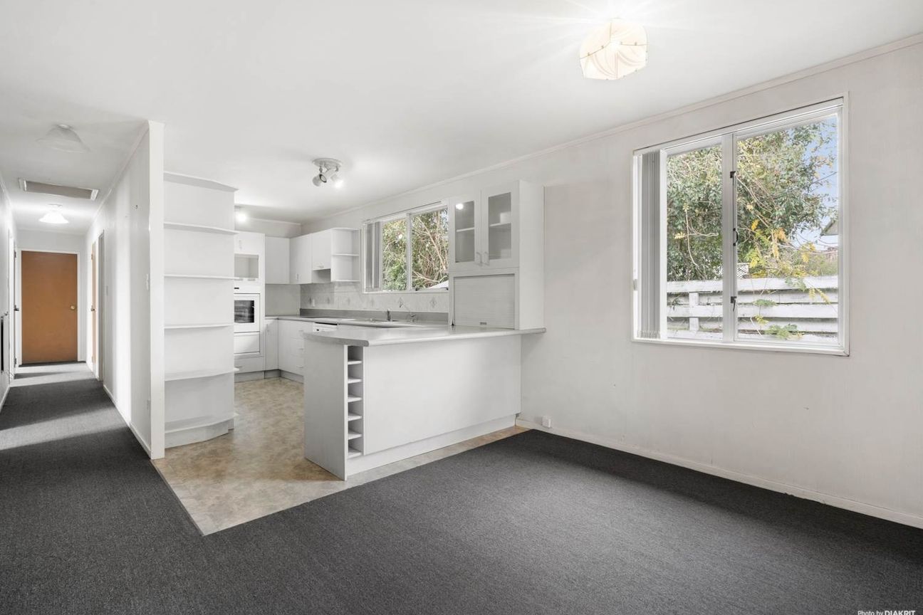 Spacious 5 Bedroom Family Home in Henderson ! - Fler