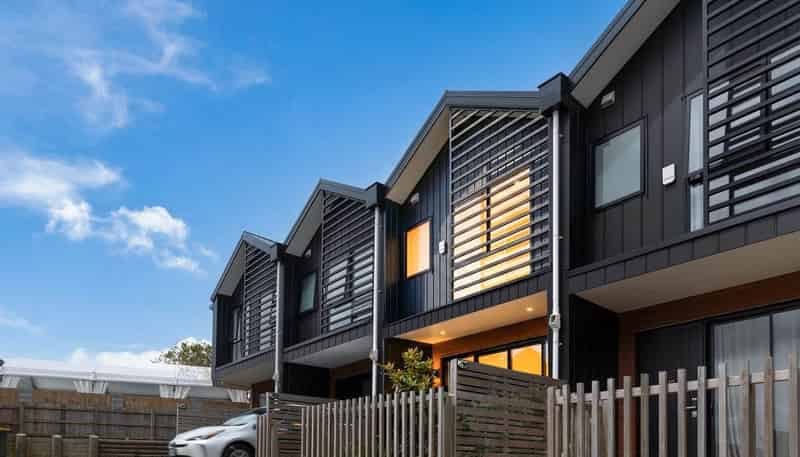 3/233 Great North Road, Henderson