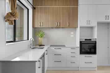 3/233 Great North Road, Henderson