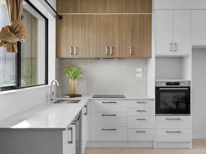 3/233 Great North Road, Henderson