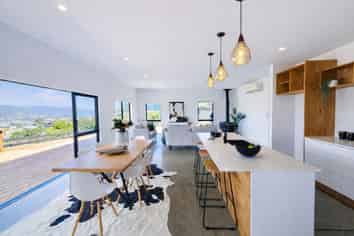 47 Percy Kinsman Crescent, Riverstone Terraces