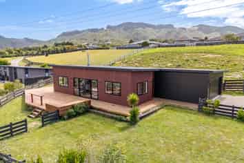 47 Percy Kinsman Crescent, Riverstone Terraces