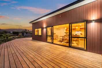 47 Percy Kinsman Crescent, Riverstone Terraces