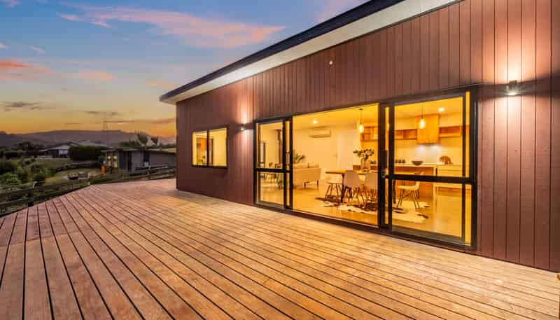 47 Percy Kinsman Crescent, Riverstone Terraces